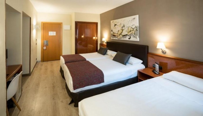 Hotel Catalonia Castellnou poza 17
