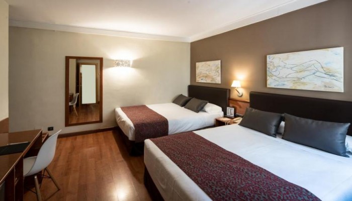 Hotel Catalonia Castellnou poza 27
