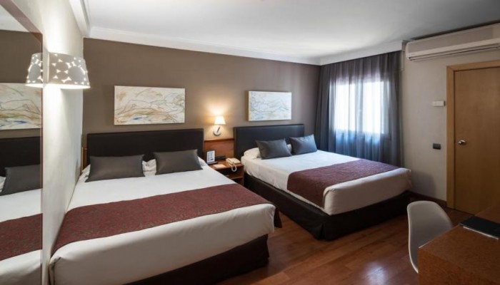 Hotel Catalonia Castellnou poza 26