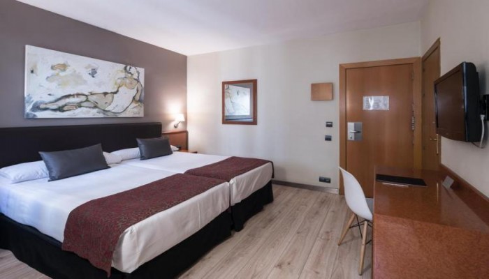 Hotel Catalonia Castellnou poza 13