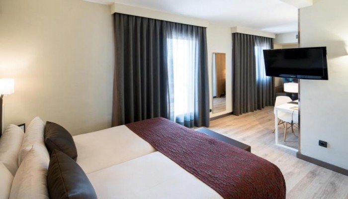 Hotel Catalonia Castellnou poza 31