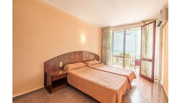 Hotel Checkin Garbí poza 5