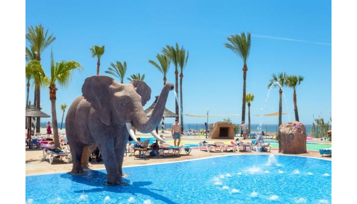 Holiday World Riwo Hotel poza 9