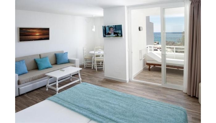 Hotel Fergus Style Cala Blanca Suites poza 5