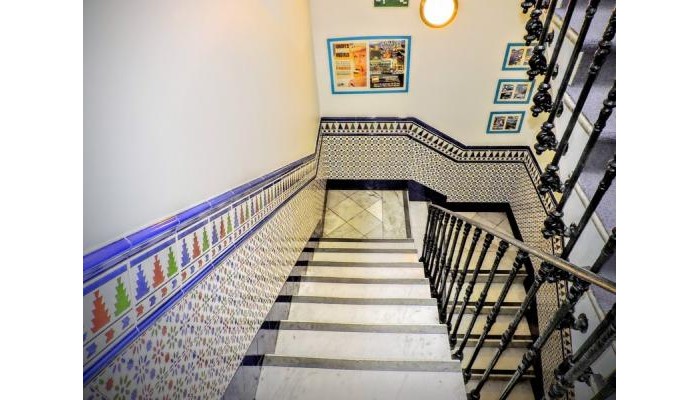 Hotel Home Youth Hostel poza 1